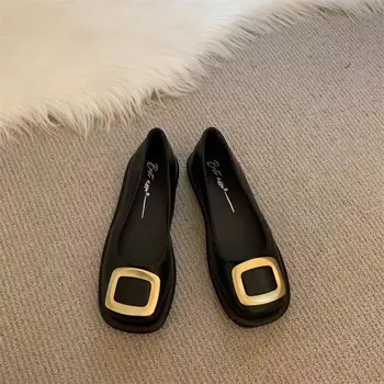 Нови обувки за жени кръгла глава апартаменти есенни плоски обувки меки долни обувки дами метални украсяват обувки ежедневни обувки X865