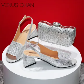 Възрастни Сладки Най-новите сребърен цвят помпи Med токчета, украсени с кристал дизайн страна дамски обувки и чанти комплект