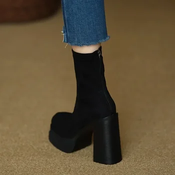 Обувки за жени 2023 Мода Зимни дамски ботуши Mid-Calf плътен цвят Flock високи токчета вода доказателство цип буци петата обувки жени