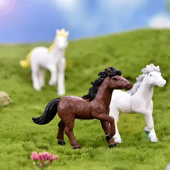 Реалистична смола ключодържател аксесоари DIY детска играчка миниатюри микро пейзаж десктоп декор кон фигурка пони статуя