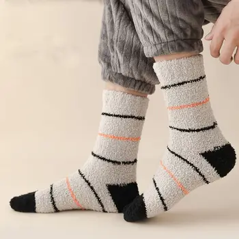 Зимна есен плюшена ивица дебела удобна коралова руно чорапи Средна тръба чорапи памук трикотаж мъжки чорапи