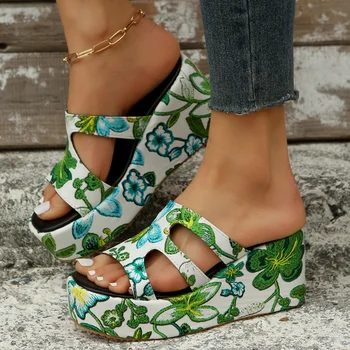 2023 Лято Нови обувки за дамска мода Бохемски дамски сандали Wedge причинно-следствени плажни чехли за жени Sandalias De Mujer